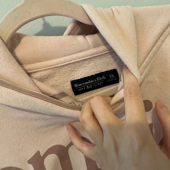 Cropped abercrombie hoodie size xs - Picture 2 of 3